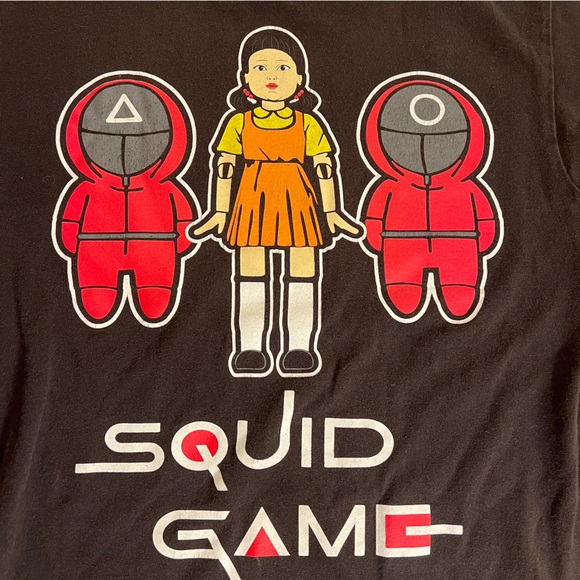 Squid Game “A Little Girl Doll” Black Tshirt, men’s XS women’s S - Picture 3 of 5